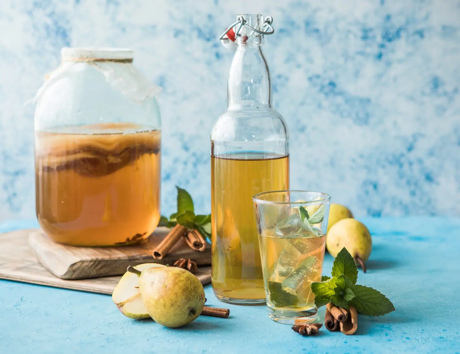Domowe napoje fermentowane - kombucha i kefir