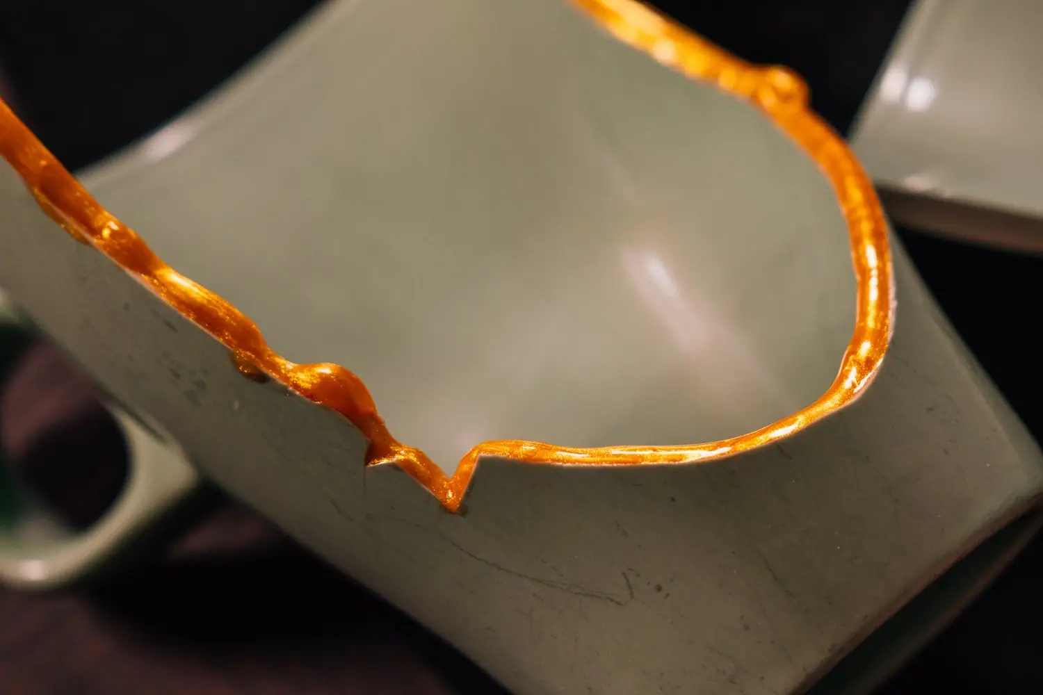 Japońska sztuka kintsugi - naprawianie ceramiki
