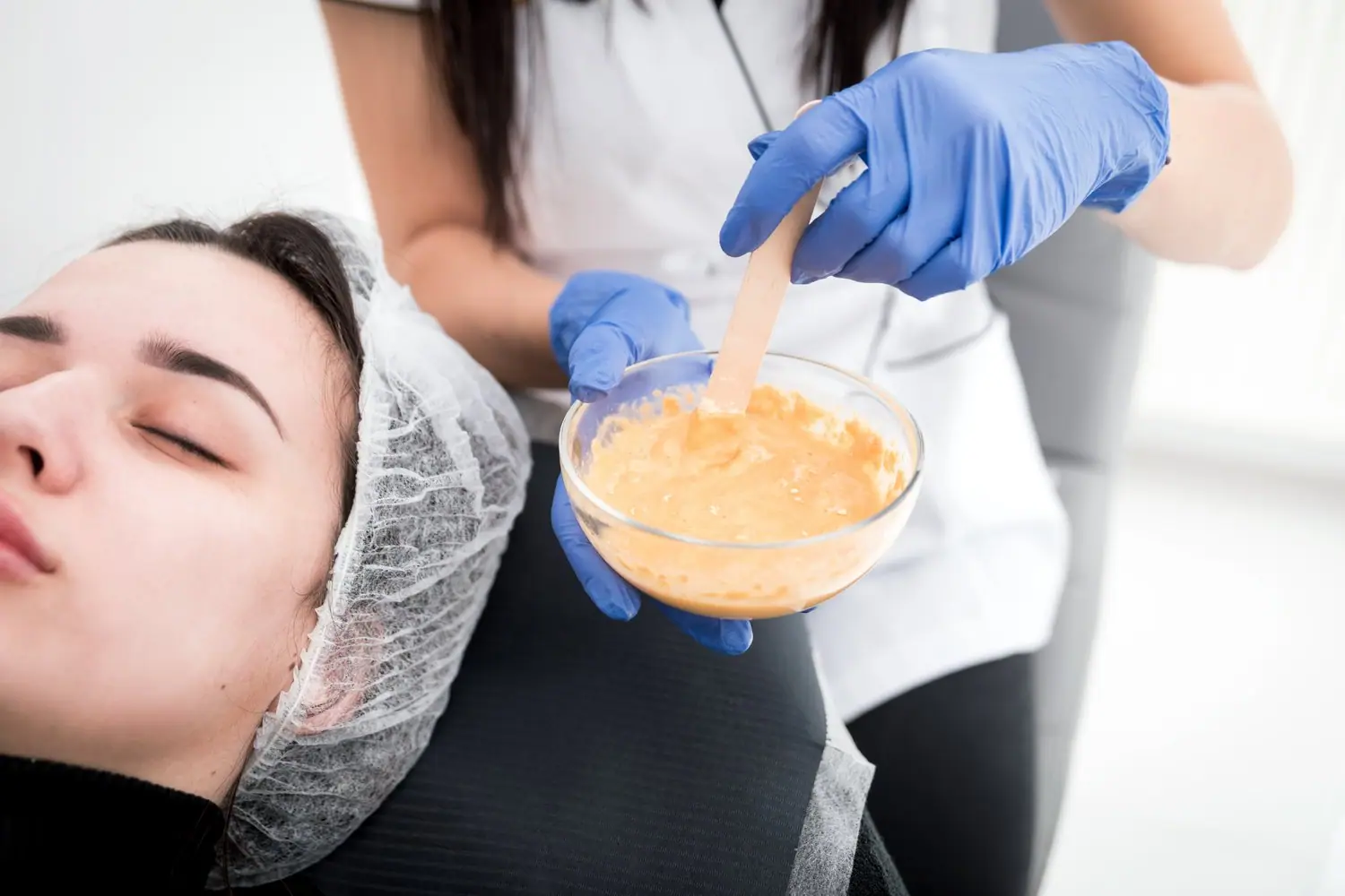 Peeling enzymatyczny - delikatna eksfoliacja wrażliwej skóry