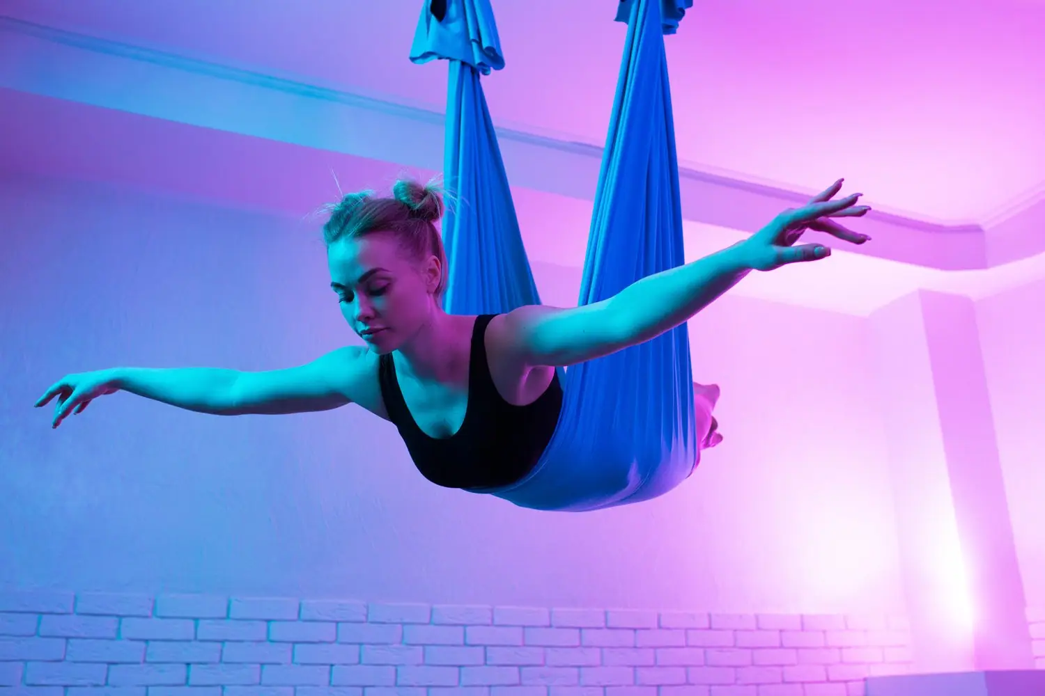 Aerial joga - ćwiczenia w podwieszanej chuście
